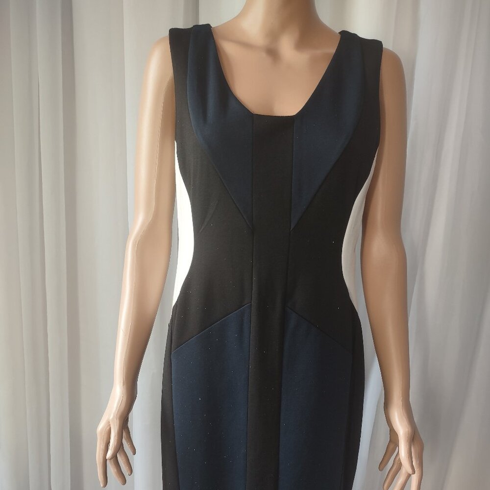 Ann Taylor Black, blue and white pattern pencil dress size 6